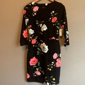 Old Navy, 3/4 Sleeve, Fitted Dress with Floral Pattern